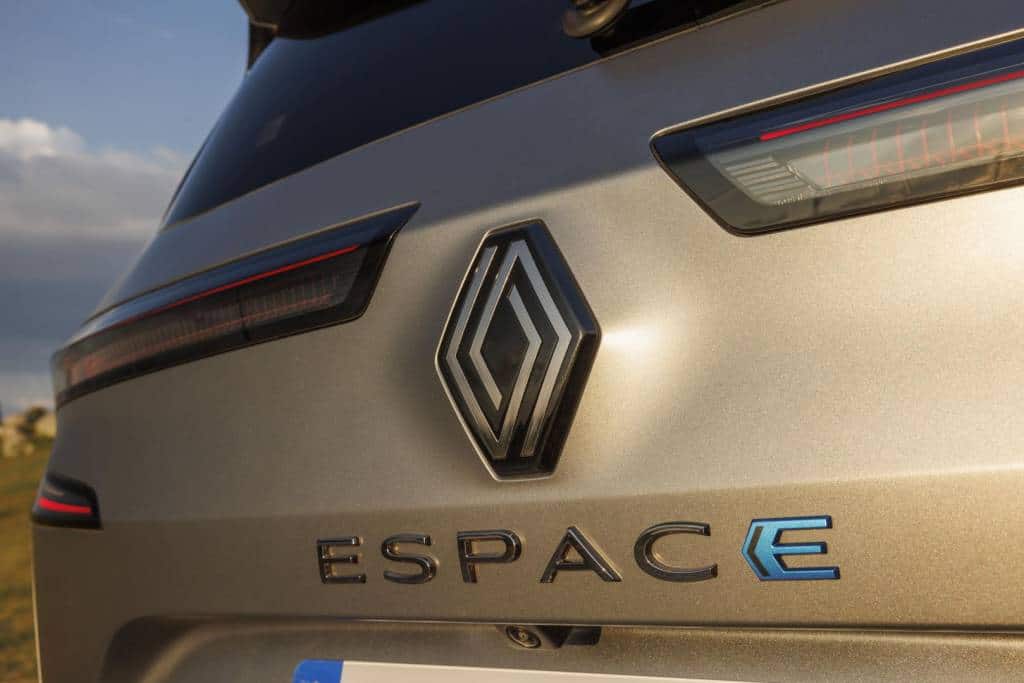 Vorbildlich effizient mit Hybridantrieb beim Renault ESPACE Autohaus Schouren