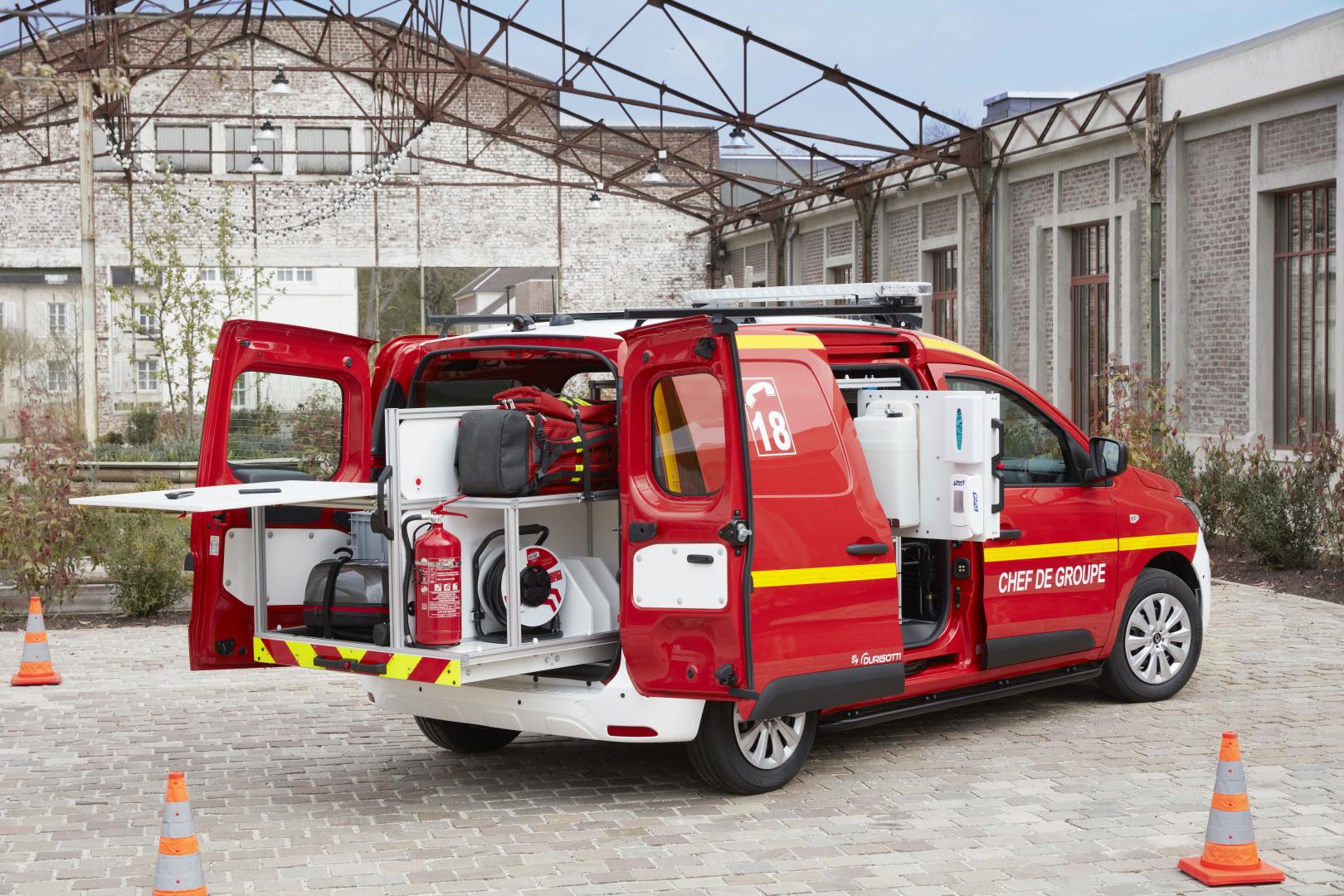 Renault EXPRESS Umbau Feuerwehr Laderaum Autohaus Schouren