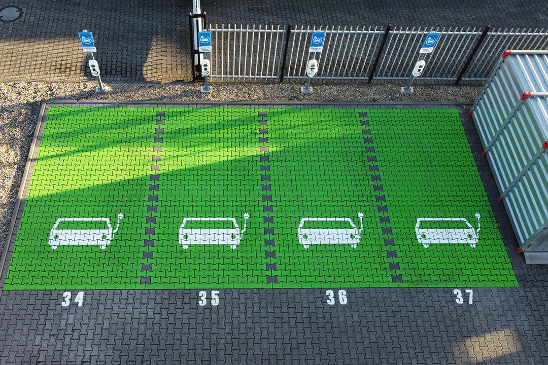 E-Ladestationen vor Ort - Öffentliche Ladestationen für jedermann - Autohaus Schouren