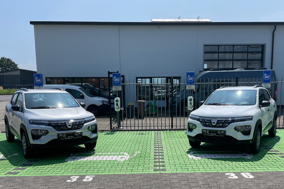 Probefahrt mit Dacia SPRING ELECTRIC bei Autohaus Schouren